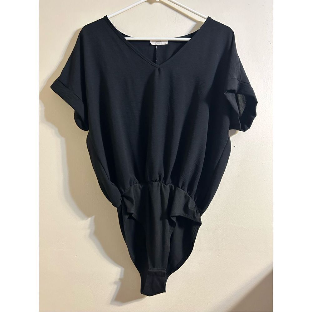Black bodysuit with ruffled short sleeves size meduim